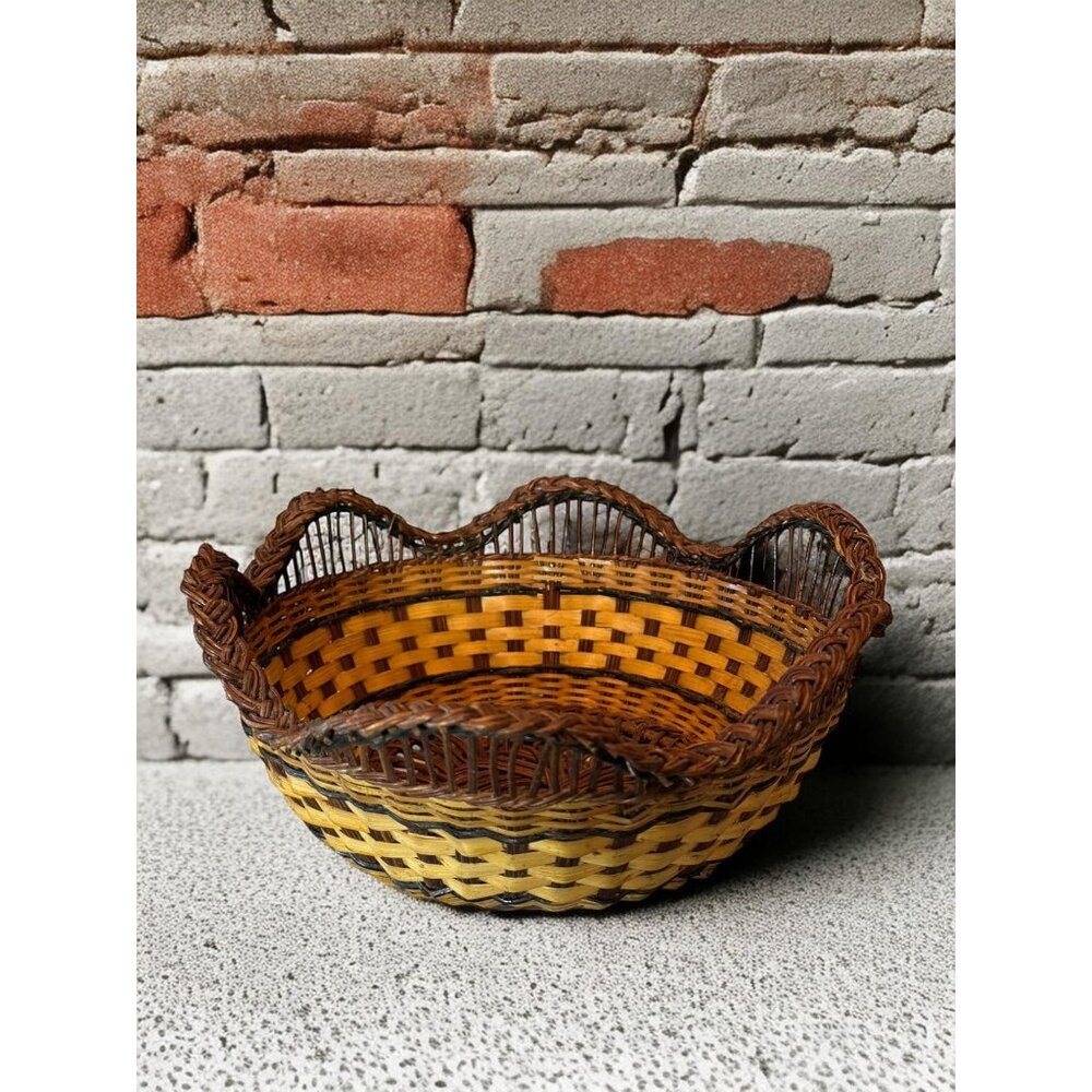 Handwoven Wicker Basket With Braided Scalloped Rim - Multicolor - Picture 6 of 9
